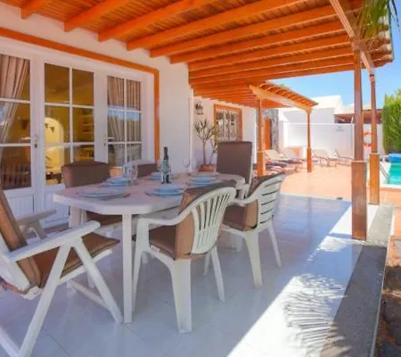 Casa Carmeno - 3 Bedroom - Heated Pool - Hot Tub - Short Walk To Beach Villa *