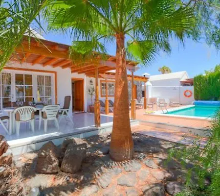 Casa Carmeno - 3 Bedroom - Heated Pool - Hot Tub - Short Walk To Beach Puerto del Carmen (Lanzarote)