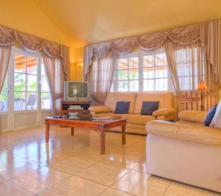 Willa Casa Carmeno - 3 Bedroom - Heated Pool - Hot Tub - Short Walk To Beach